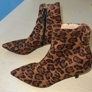 Leopard print Ankle booties